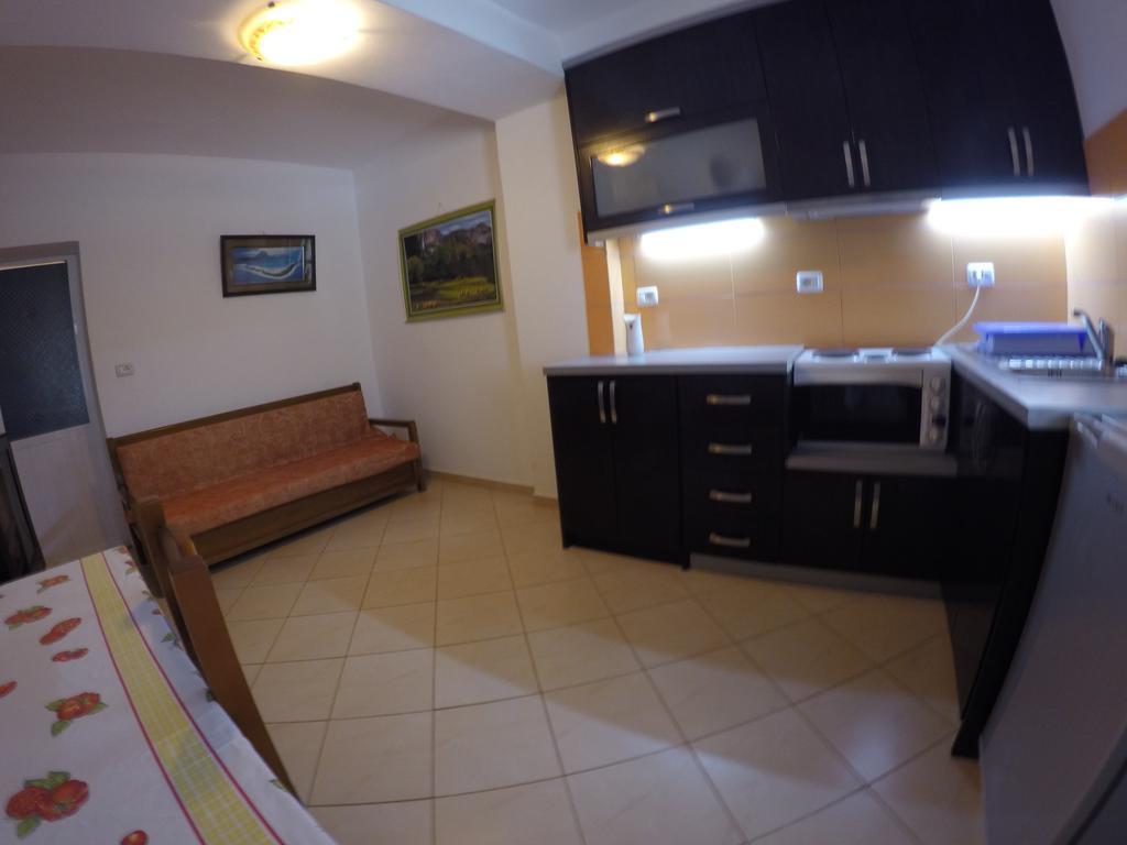 Petro'S Apartments คซามิล ภายนอก รูปภาพ