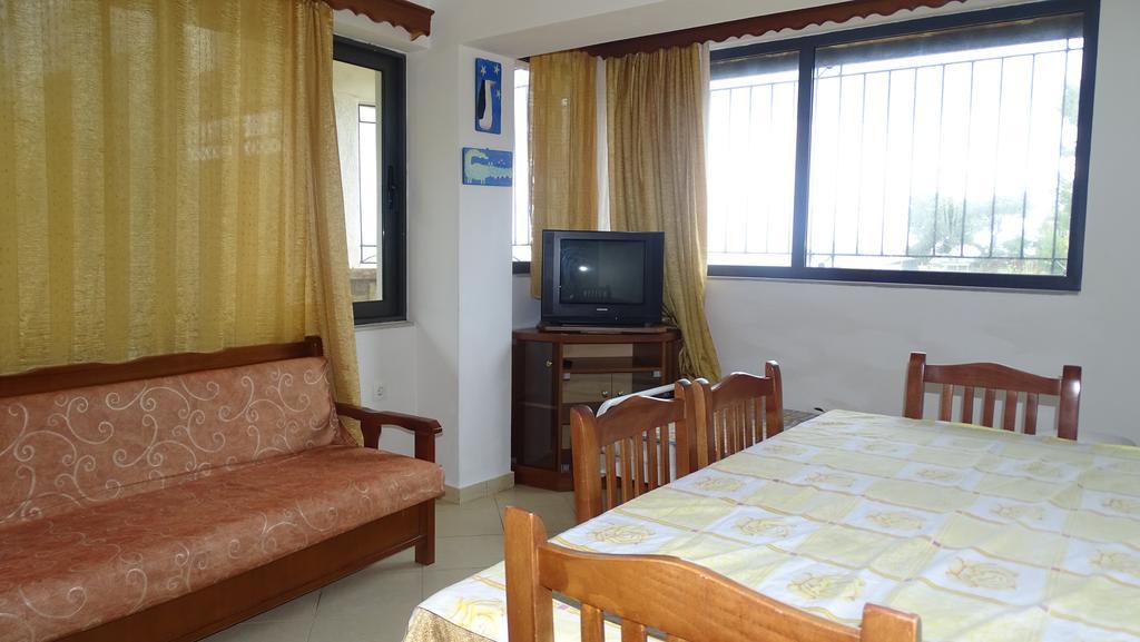 Petro'S Apartments คซามิล ภายนอก รูปภาพ