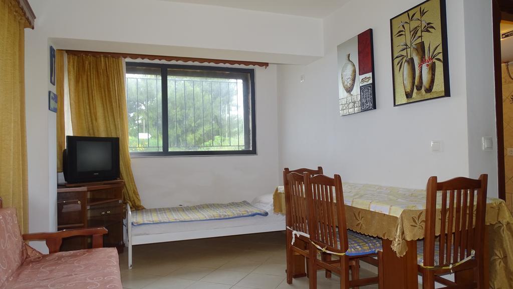 Petro'S Apartments คซามิล ภายนอก รูปภาพ